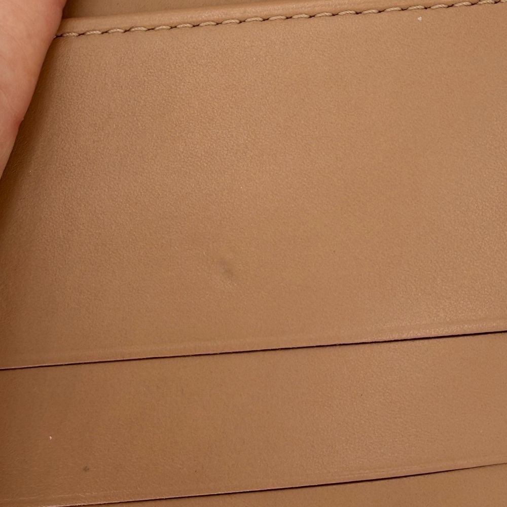 LV Elise Latte Vernis Compact Wallet Rare Color in Excellent Condition. - Picture 12 of 15